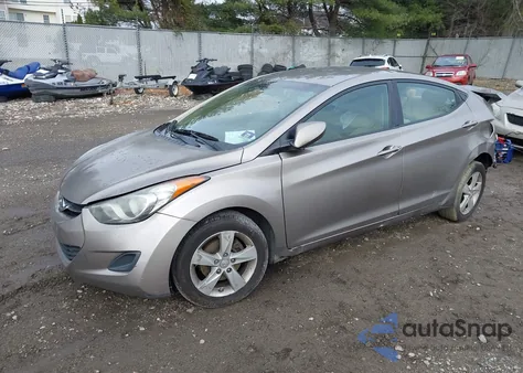 2011 Hyundai Elantra Gls z USA, uszkodzony, nr VIN 5NPDH4AE3BH047380